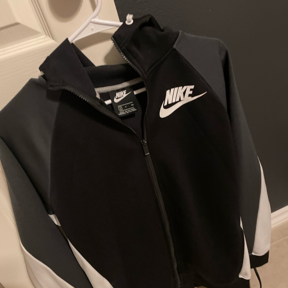 Nike adult small